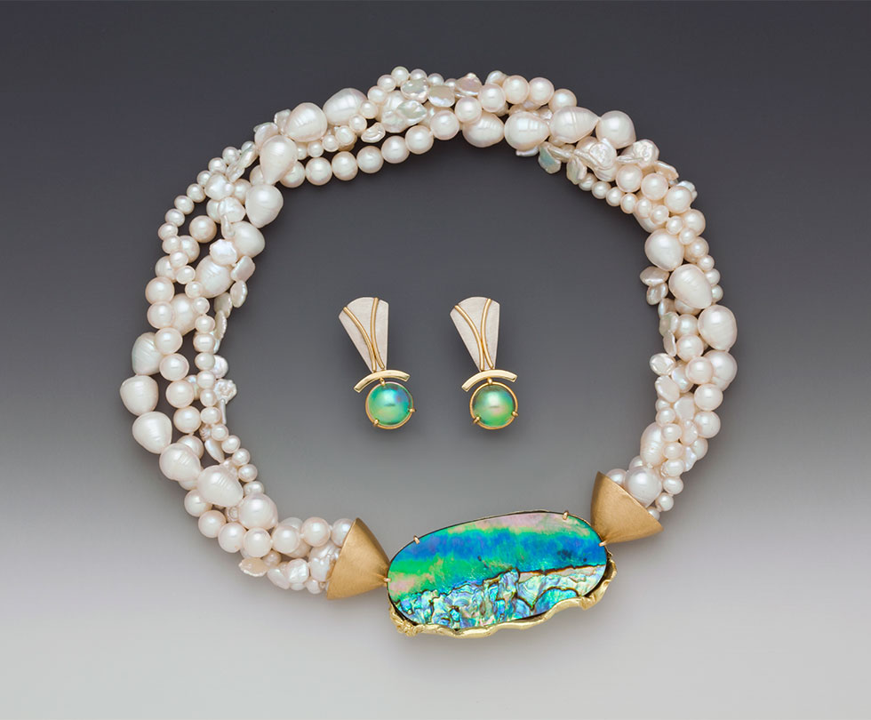 Vickie Riggs Designs: Twisted Pearls Series